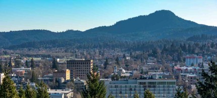 Eugene, Washington downtown with mountain background